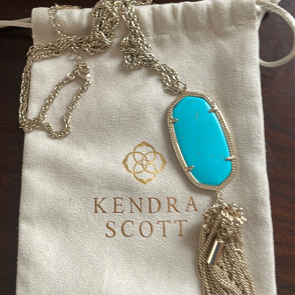 Kendra Scott necklace